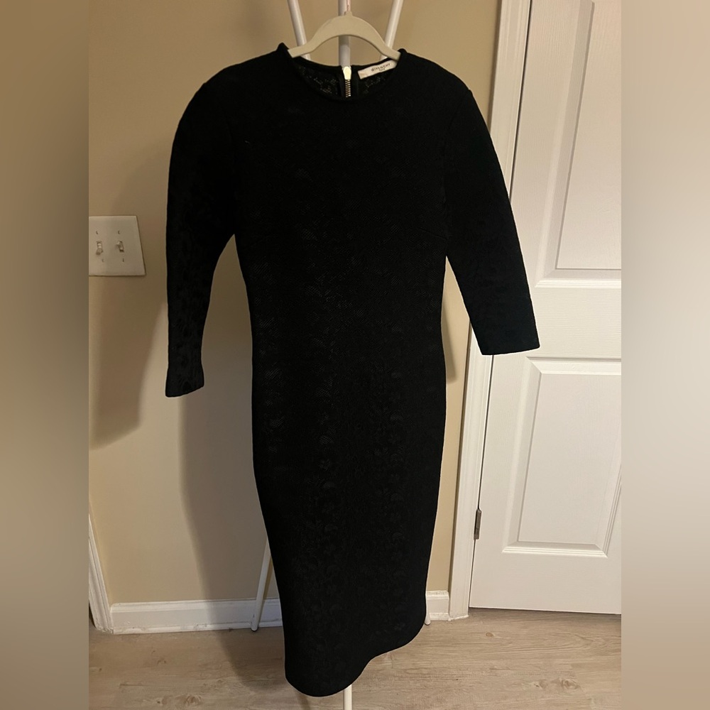 Givency Elegant Black Lace Dress with Zipper Detail